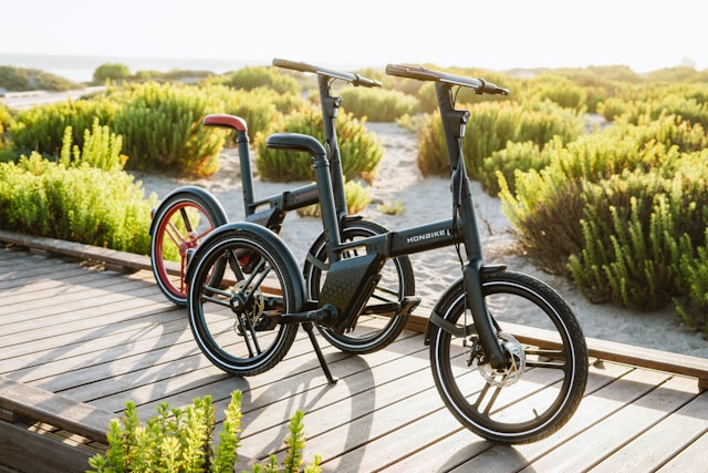 Simple and clever online marketing for ebikes to get them noticed and showing off their best angles