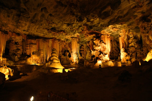 Cyclotourism accommodation venues for the upcoming tour include staying close to the Cango caves this time - are you ready for the chimney?