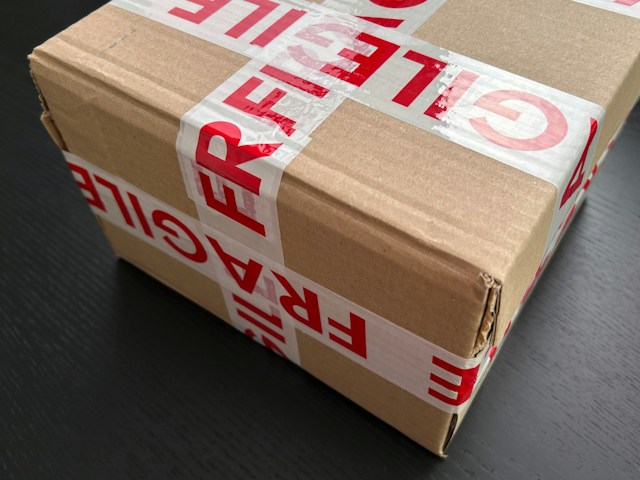 I love BOBGO for smaller items. We tried and it doesn't make sense (in hour humble opinion) to send boxed bicycles with them - this is why...